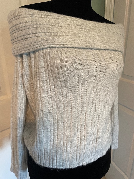 NWT Wild Fable Off the Shoulder Gray Sweater - Large - Picture 2 of 8